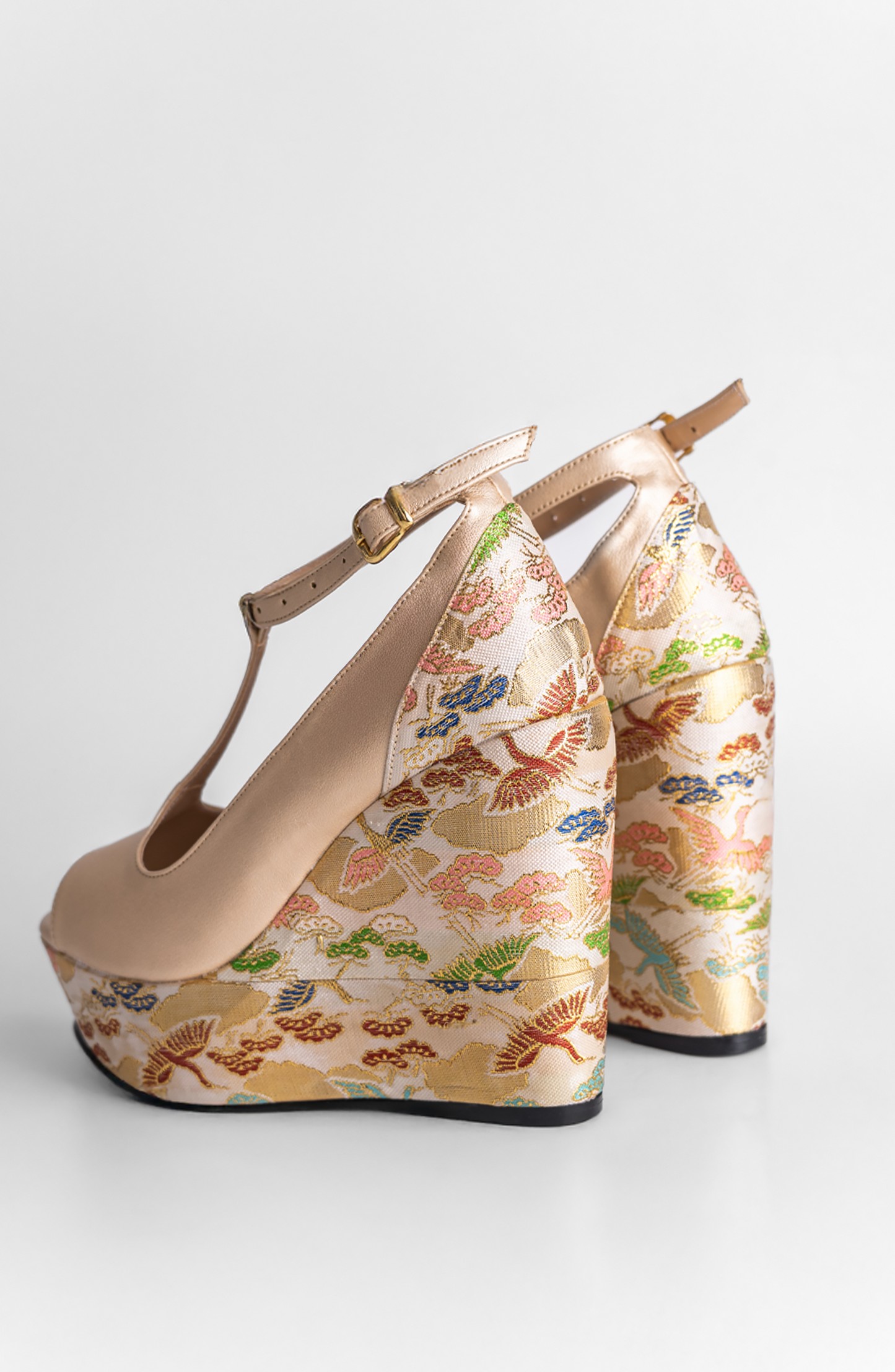 MAXI WEDGE CHAMPAGNE SILK