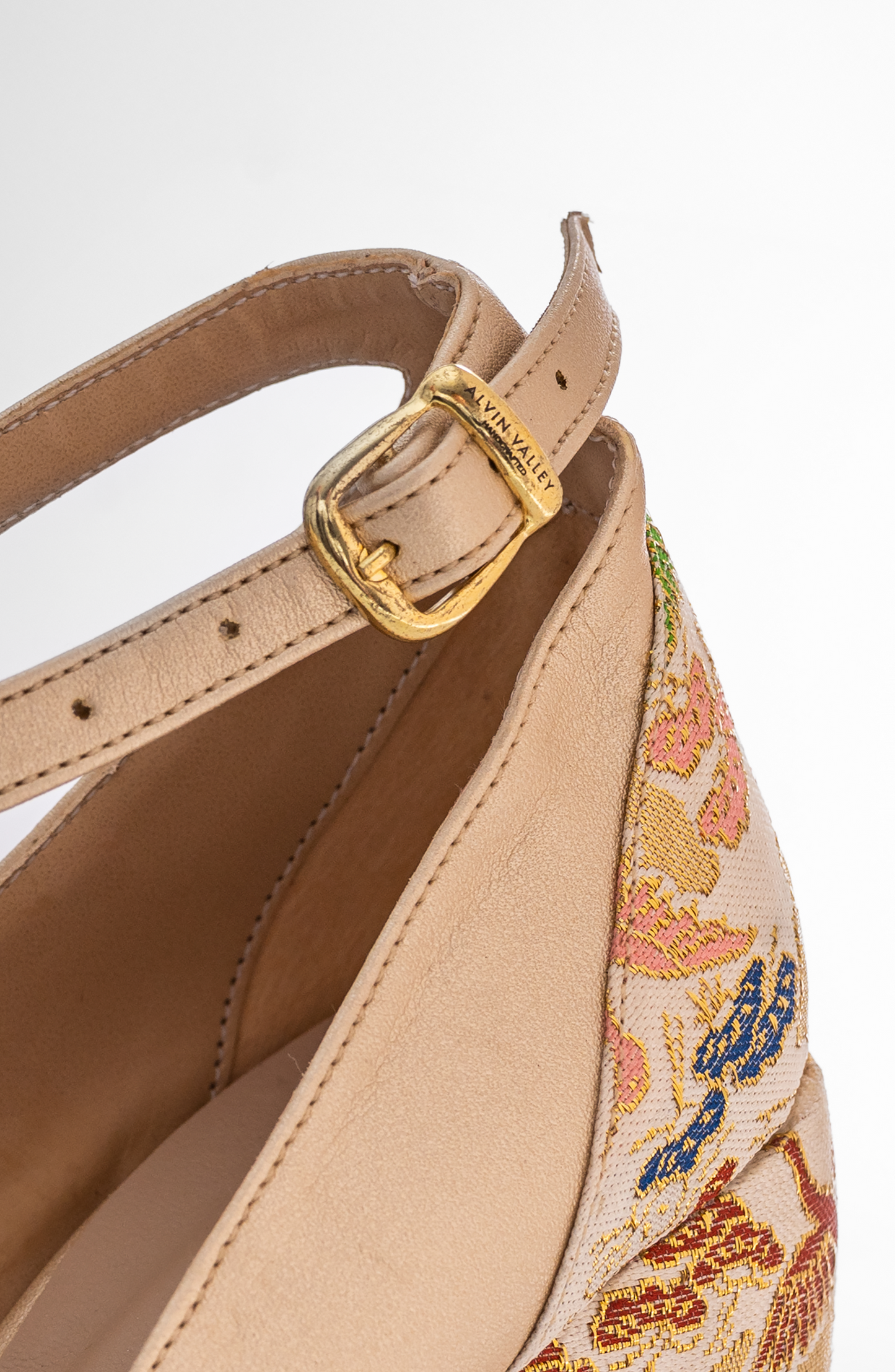 MAXI WEDGE CHAMPAGNE SILK