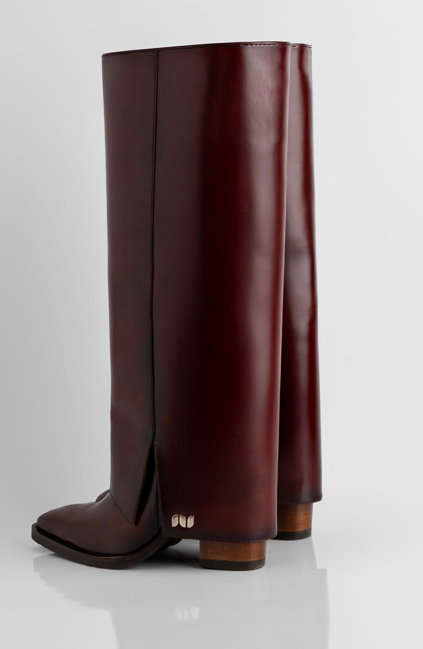 FORSYTH BOOTS WINE
