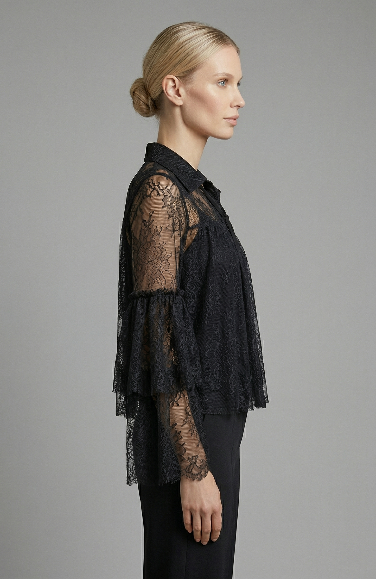 LACE CROP BLOUSE
