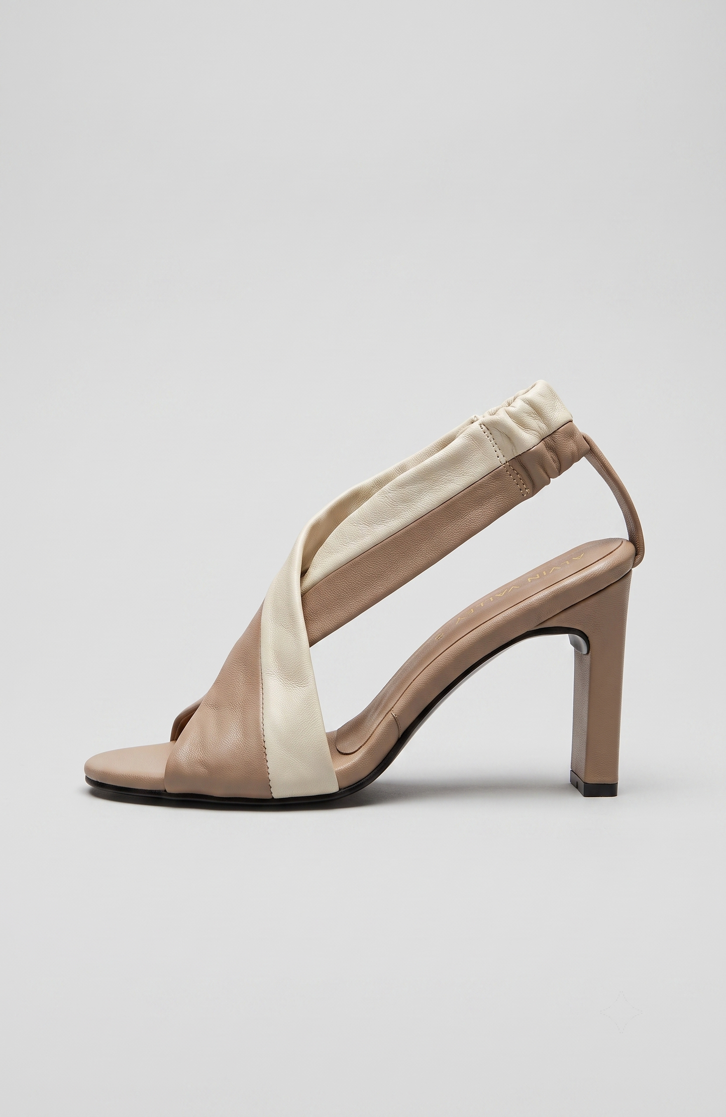 THE WRAP SANDAL TAUPE/IVORY