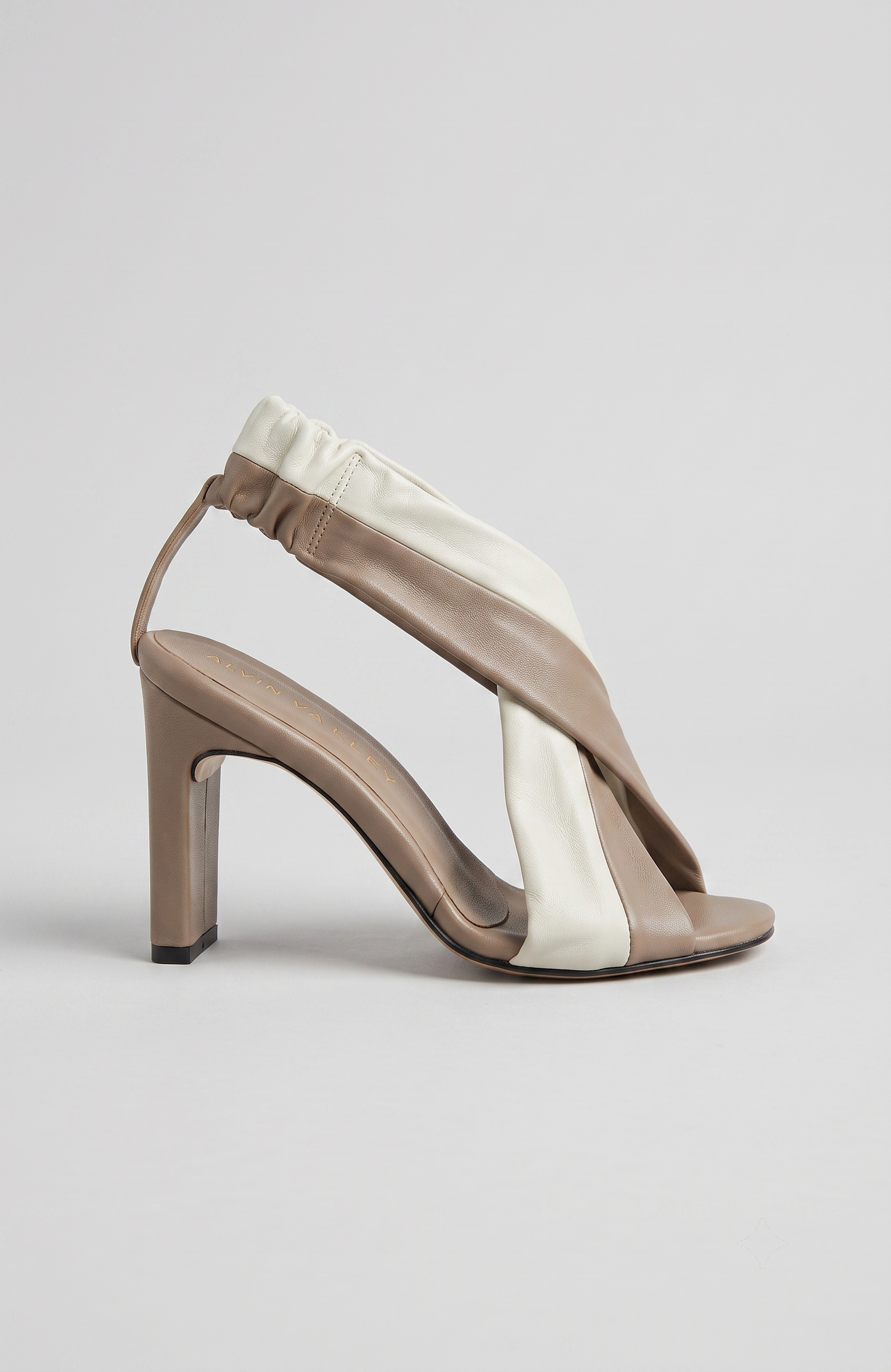 THE WRAP SANDAL TAUPE/IVORY